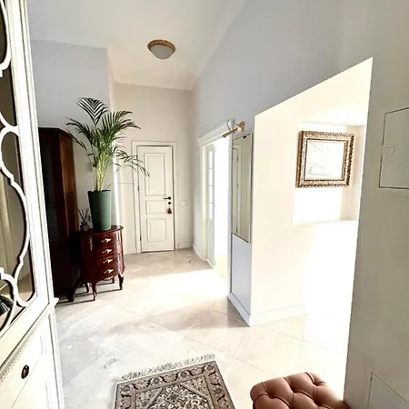 Old Town Charm Apartment